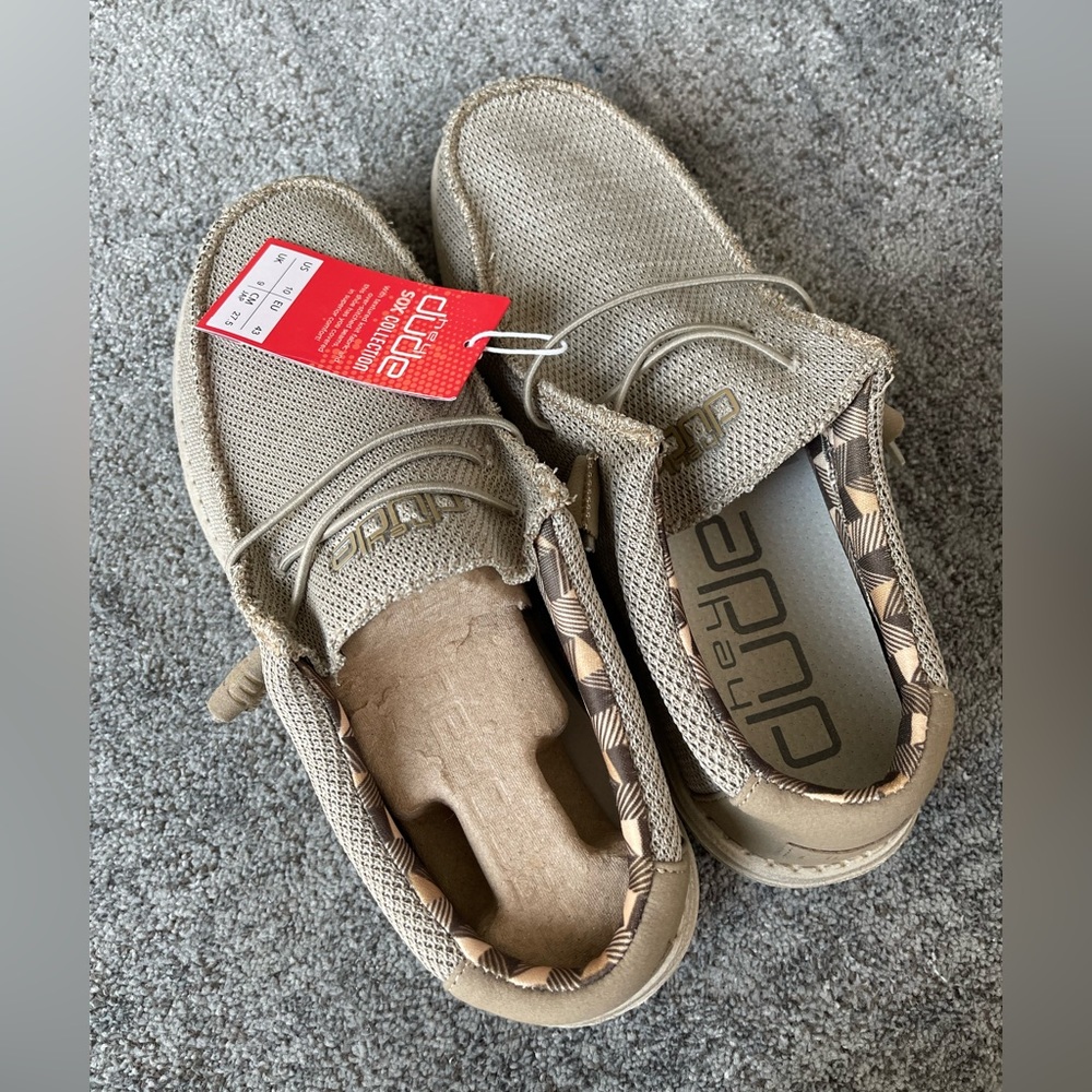 NWT Hey Dude slips ons size 10